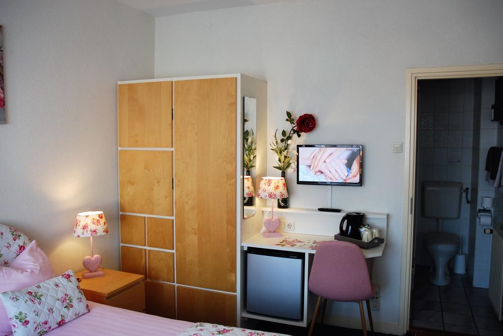 Bed and Breakfast Bed And No Breakfast Joy à Noordwijk Extérieur photo